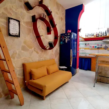 Apartment Rainbow House Bari